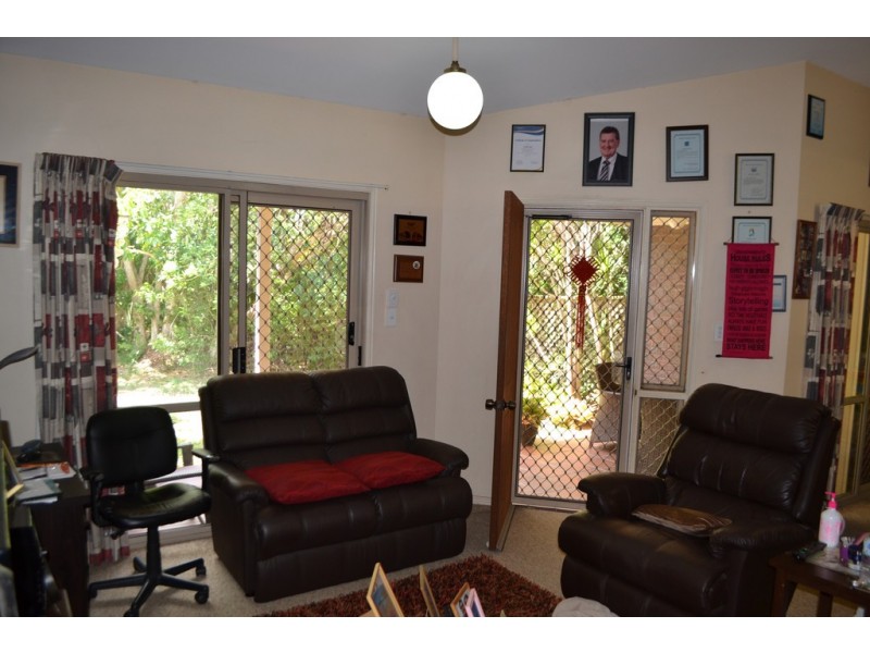 2/123 Freshwater St, Torquay QLD 4655