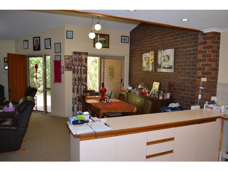 2/123 Freshwater St, Torquay QLD 4655