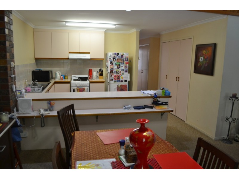 2/123 Freshwater St, Torquay QLD 4655