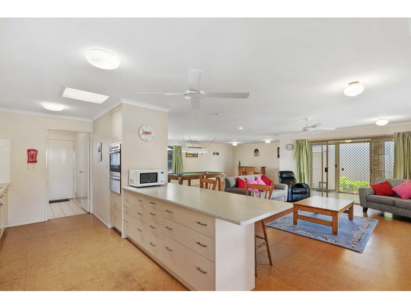 1 Simpson Street, Burrum Heads QLD 4659