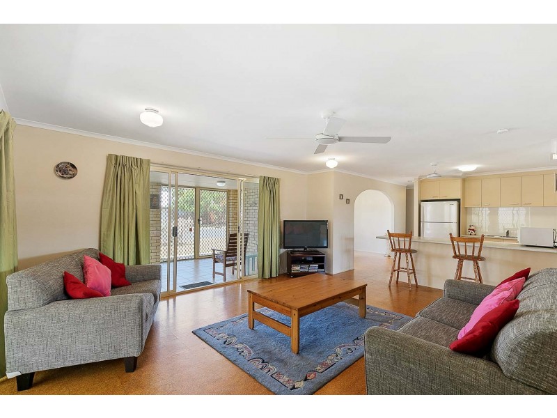 1 Simpson Street, Burrum Heads QLD 4659