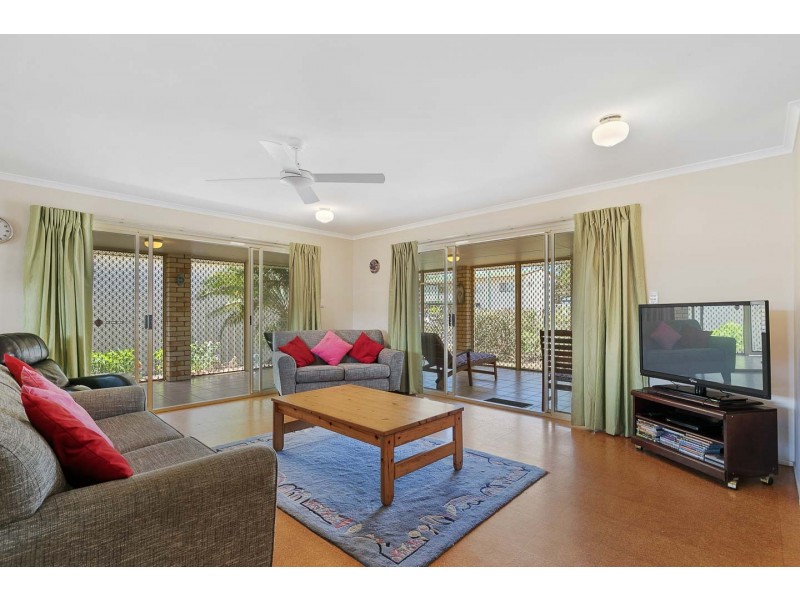 1 Simpson Street, Burrum Heads QLD 4659