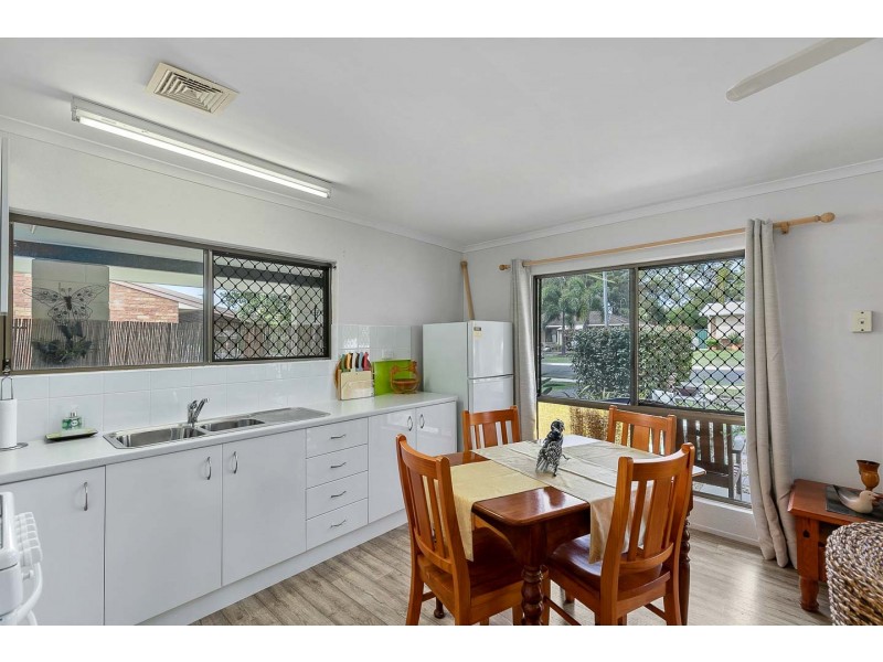 12 Vanda Street, Urangan QLD 4655
