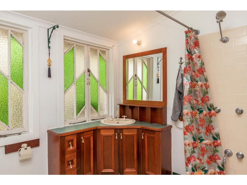 99 Long Street, Point Vernon QLD 4655