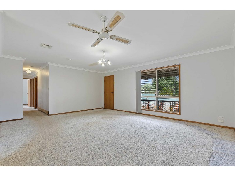 9 Diamond Court, Point Vernon QLD 4655