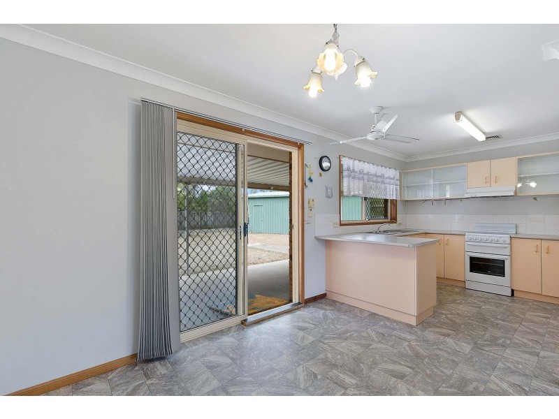 9 Diamond Court, Point Vernon QLD 4655