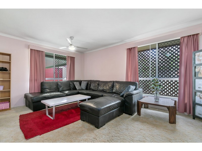 3 Phoenix Court, Kawungan QLD 4655