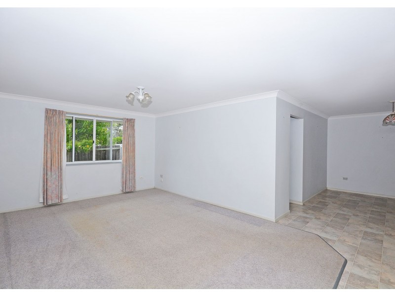 4 Diana Place, Urangan QLD 4655