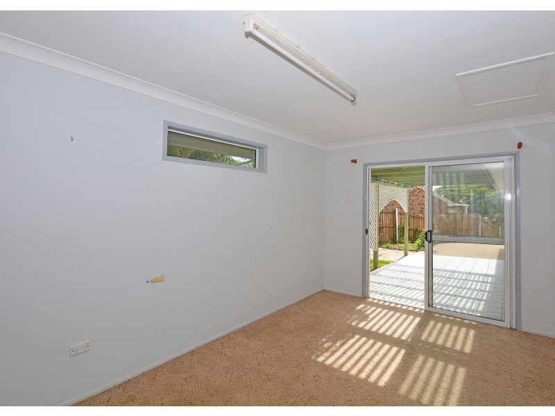 4 Diana Place, Urangan QLD 4655