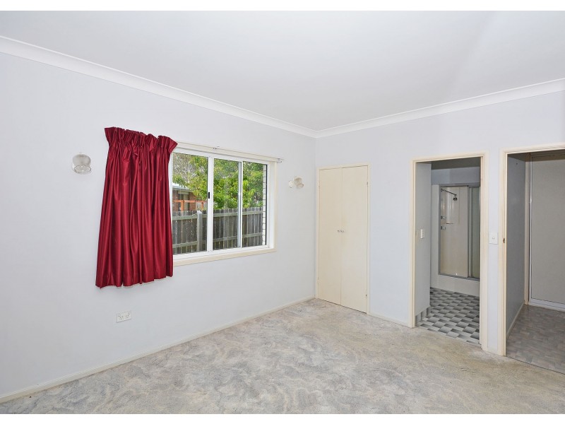 4 Diana Place, Urangan QLD 4655