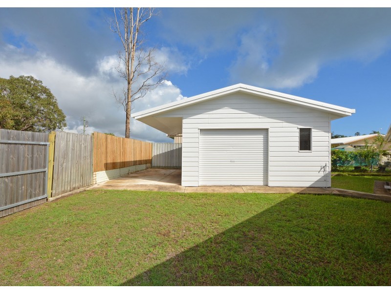 4 Diana Place, Urangan QLD 4655