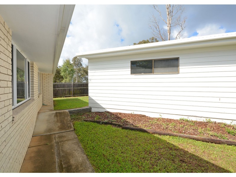 4 Diana Place, Urangan QLD 4655