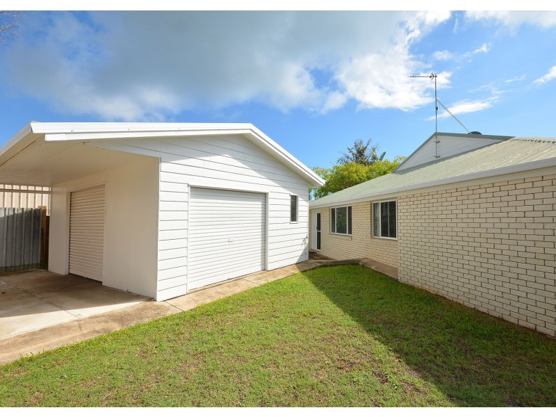 4 Diana Place, Urangan QLD 4655