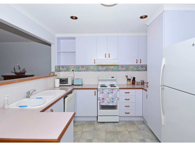 8/174 Cypress Street, Urangan QLD 4655