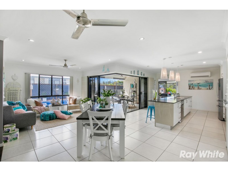 6 Fulmar Court, Burrum Heads QLD 4659