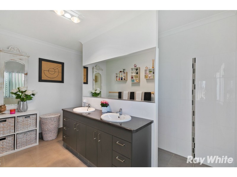 6 Fulmar Court, Burrum Heads QLD 4659
