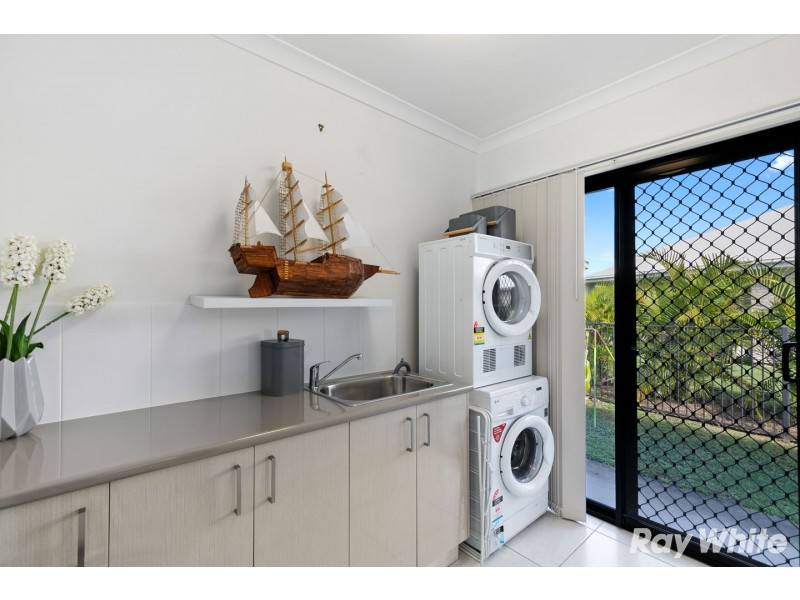 6 Fulmar Court, Burrum Heads QLD 4659