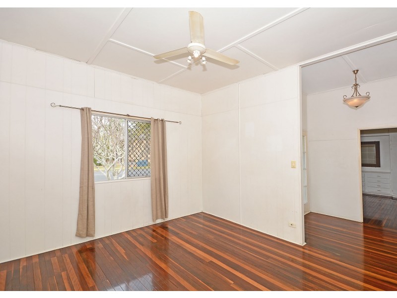 4 King Street, Urangan QLD 4655