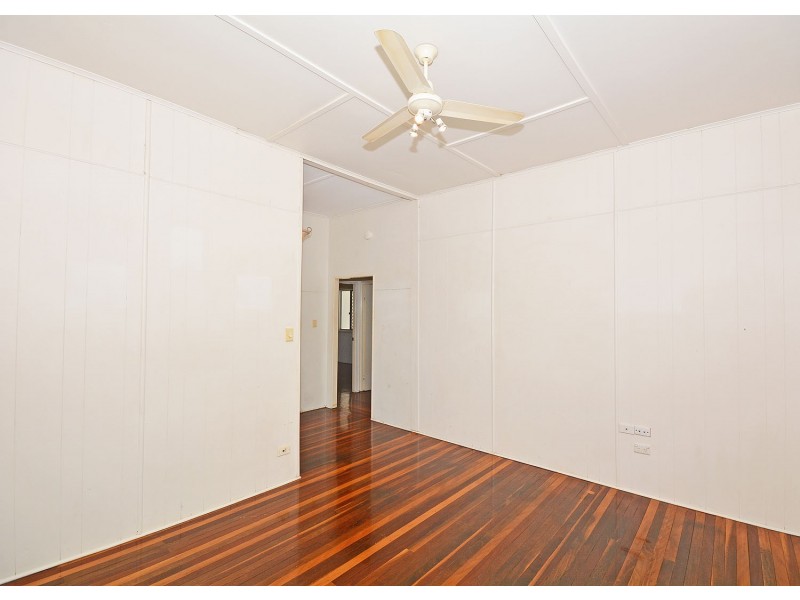 4 King Street, Urangan QLD 4655