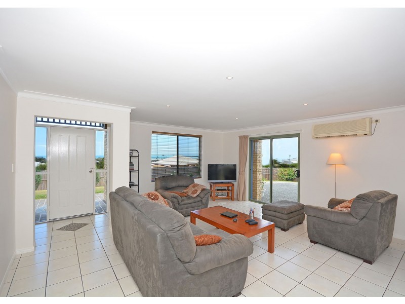 1-5 Highland Place, Craignish QLD 4655
