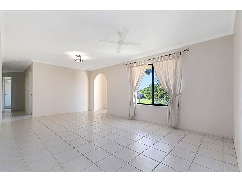 1 Abbey Court, Kawungan QLD 4655
