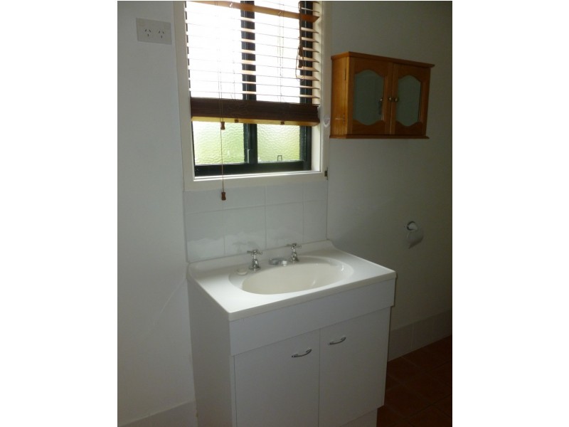 2/17 Truro Street, Torquay QLD 4655