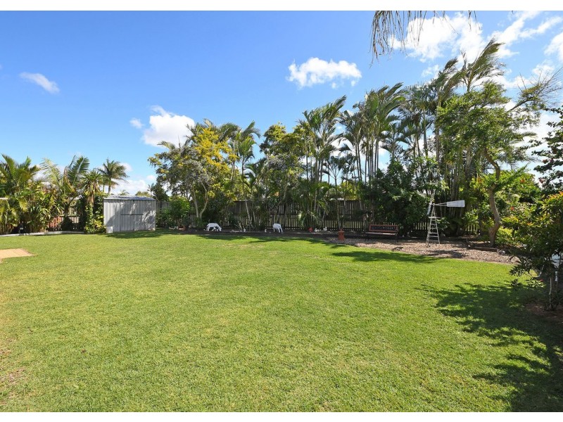 15 Thornbill Drive, Eli Waters QLD 4655