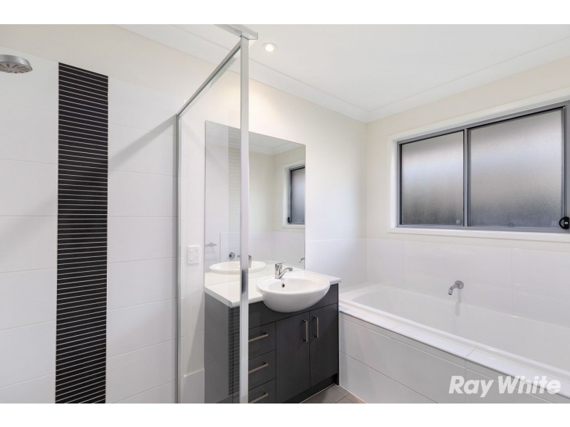 16 Venus Street, Urraween QLD 4655
