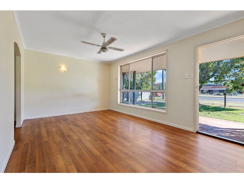 717 Boat Harbour Drive, Urangan QLD 4655