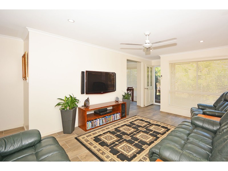 3 Shoreline Court, Urangan QLD 4655