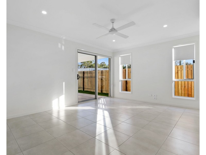 1/4 Senor Avenue, Urangan QLD 4655