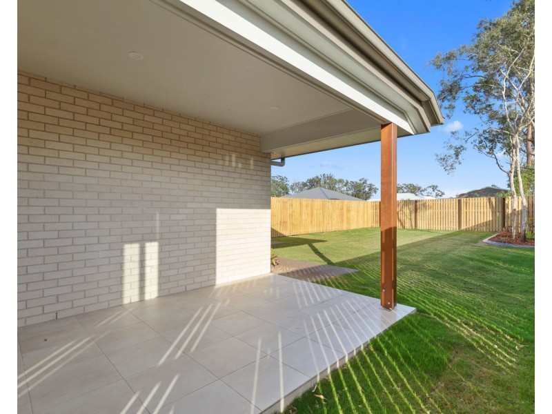 1/4 Senor Avenue, Urangan QLD 4655