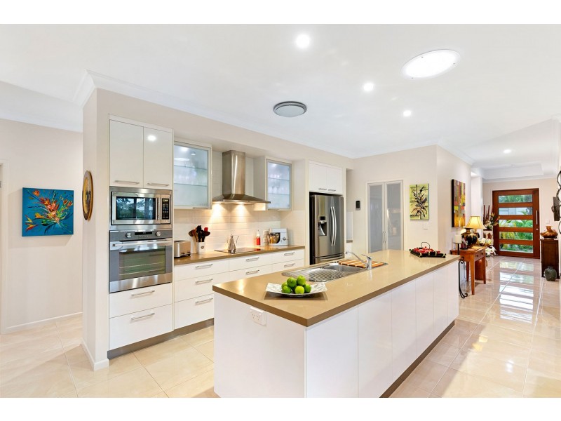 5 Cockle Court, Burrum Heads QLD 4659