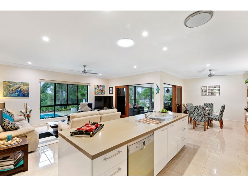 5 Cockle Court, Burrum Heads QLD 4659