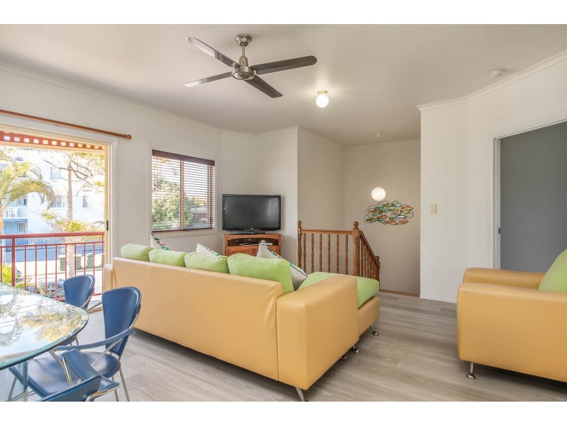 3/457 ESPLANADE, Torquay QLD 4655