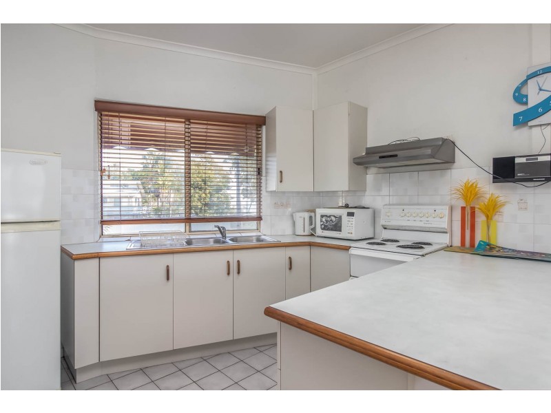 3/457 ESPLANADE, Torquay QLD 4655