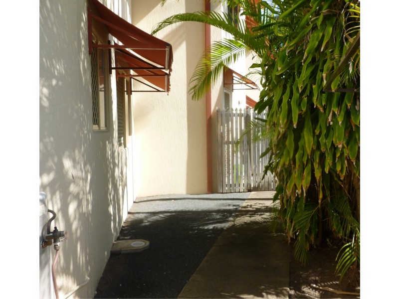 3/457 ESPLANADE, Torquay QLD 4655