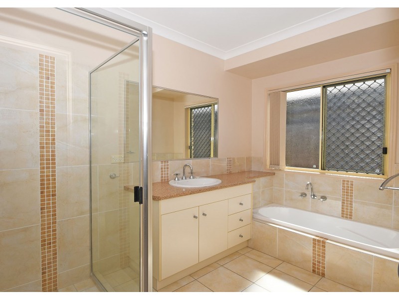 27 Gundesen Drive, Urraween QLD 4655