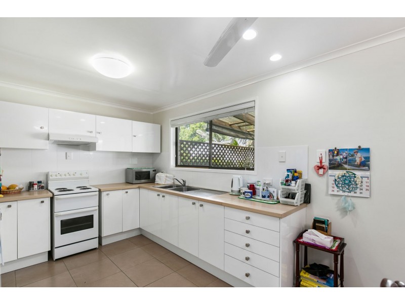 35 Sunset Crescent, Torquay QLD 4655