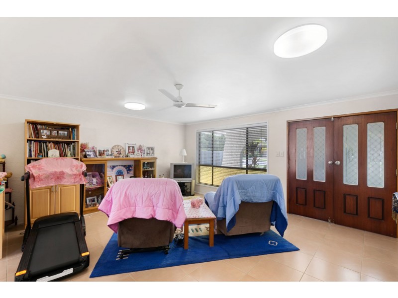 35 Sunset Crescent, Torquay QLD 4655
