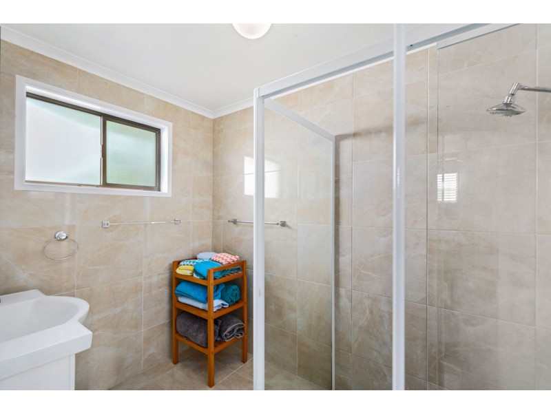 35 Sunset Crescent, Torquay QLD 4655