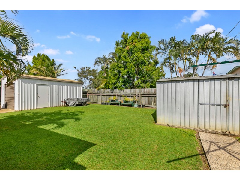35 Sunset Crescent, Torquay QLD 4655