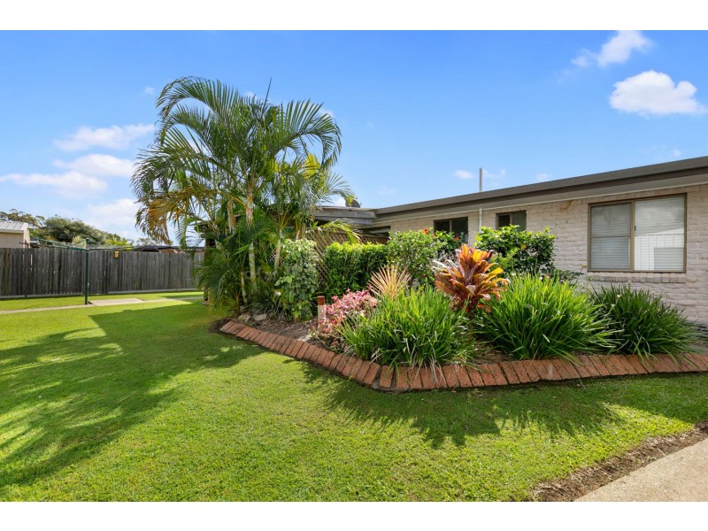 35 Sunset Crescent, Torquay QLD 4655
