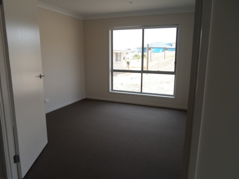 12 Mia Court, Nikenbah QLD 4655