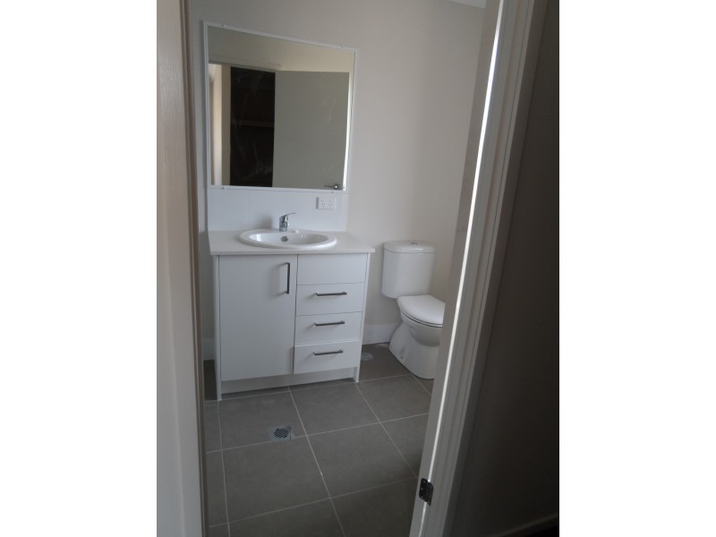 12 Mia Court, Nikenbah QLD 4655