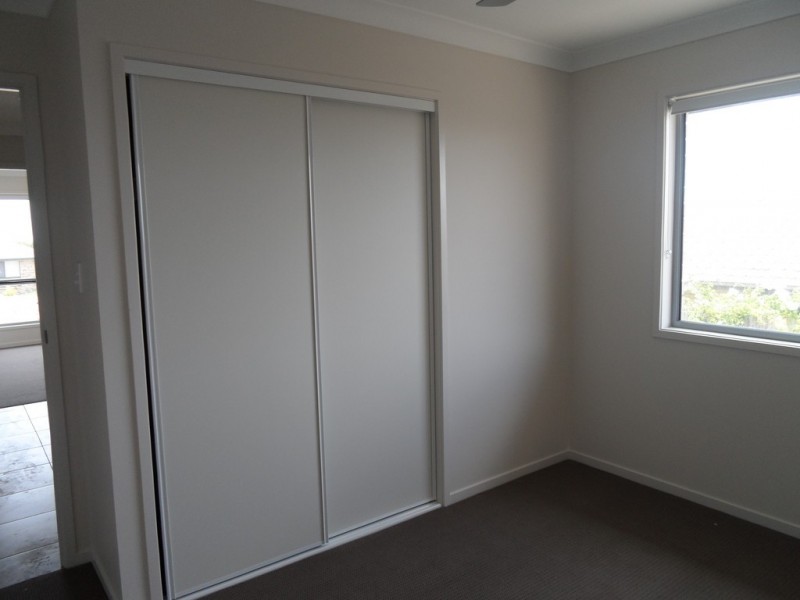 12 Mia Court, Nikenbah QLD 4655