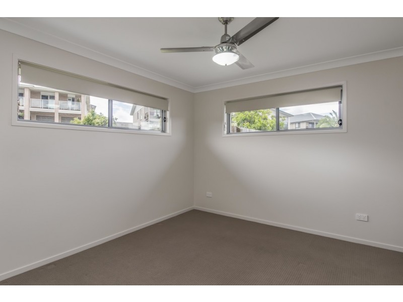 16 Steel Street, Nikenbah QLD 4655
