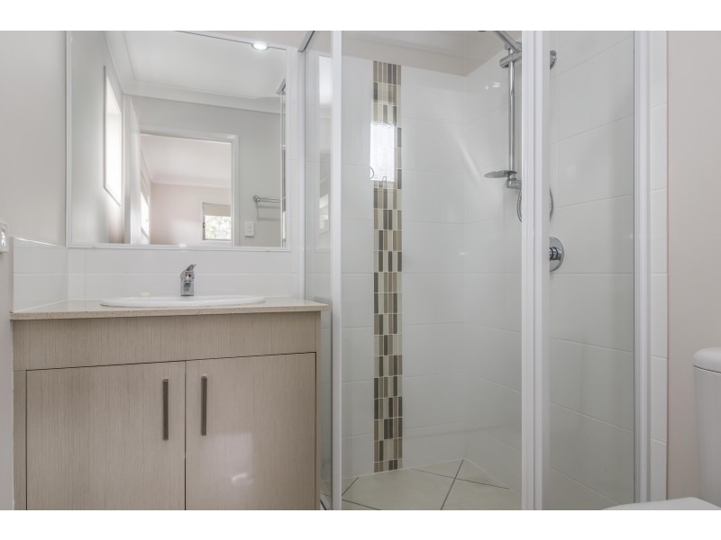16 Steel Street, Nikenbah QLD 4655