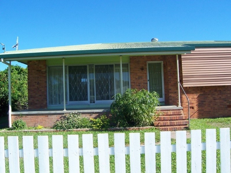 29 Drummond Street, Urangan QLD 4655
