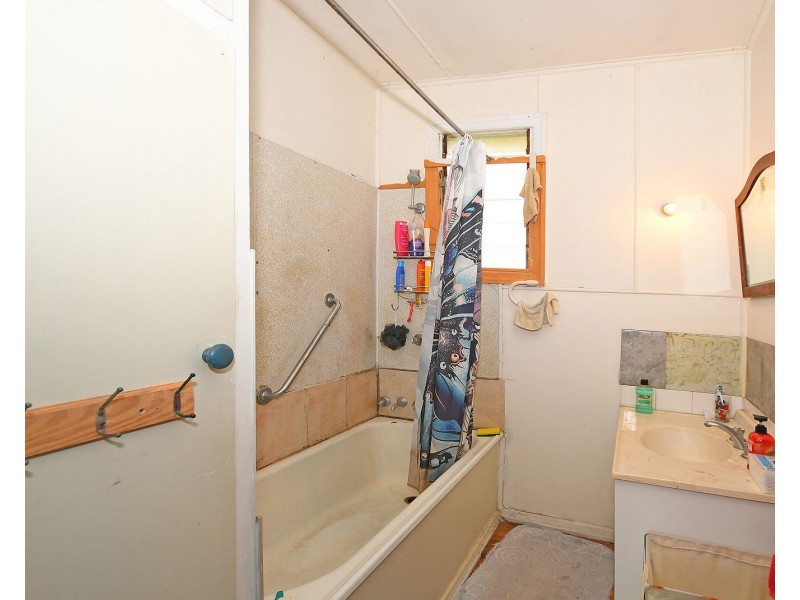 12 Campbell Street, Torquay QLD 4655